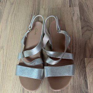 Clarks Size 8 metallic tone sandle